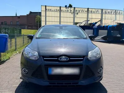 Gebraucht Ford Focus 2013 Silber Limousine