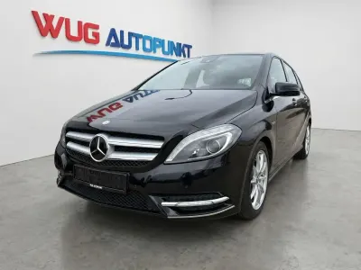 Gebraucht Mercedes B200 156 PS (114 kW) 2012 Schwarz Kleinwagen