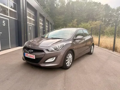 Gebraucht Hyundai i30 Classic 100 PS (73 kW) 2015 Limousine