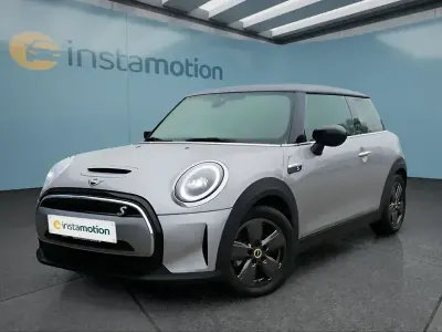 Occasion Mini Cooper SE Essential 135 kW (184 PK) 2023 Zilver Hatchback