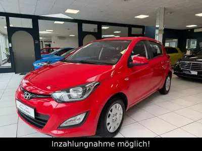 Gebraucht Hyundai i20 Edition 86 PS (63 kW) 2013 Rot Kleinwagen