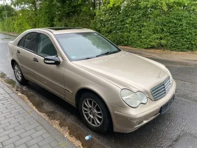 Gebraucht Mercedes C180 Elegance 143 PS (105 kW) 2003 Beige Limousine