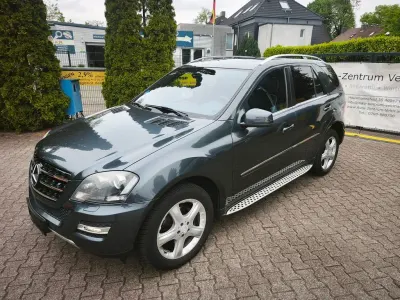 Używany Mercedes ML300 Edition 204 KM (150 kW) 2010 Szary SUV