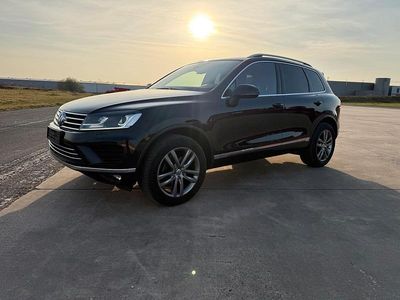 Gebraucht VW Touareg R-line 262 PS (192 kW) 2016 Schwarz SUV