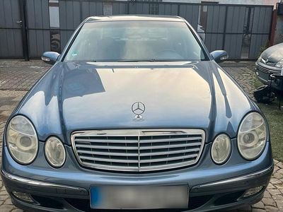 Gebraucht Mercedes E200 162 PS (119 kW) 2004 Blau Limousine