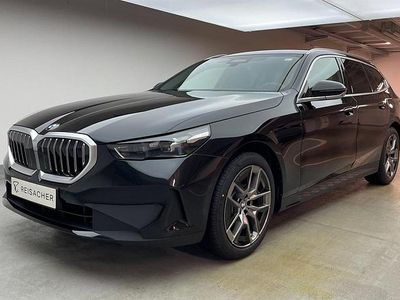 Ny BMW 520 Comfort Edition 197 HK (144 kW) 2026 Sort Stationcar
