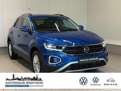 Second-hand VW T-Roc Life 150 CP (110 kW) 2024 Albastru SUV