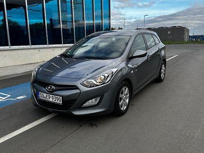 Grau Gebraucht 2014 Hyundai i30 Trend Kombi | 5.090 € (Fairer Preis)
