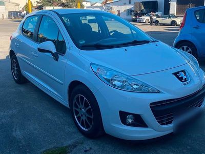 Usata Peugeot 207 Premium 95 CV (69 kW) 2011 Bianco Berlina