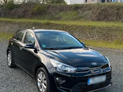 Gebraucht Kia Rio Vision 100 PS (73 kW) 2021 Schwarz Limousine