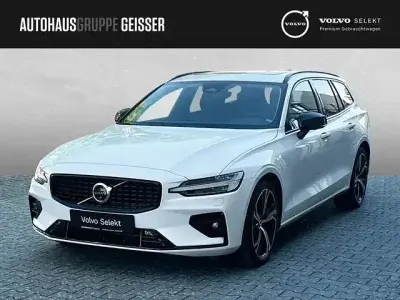 Używany Volvo V60 Plus 197 KM (144 kW) 2025 Biały Kombi