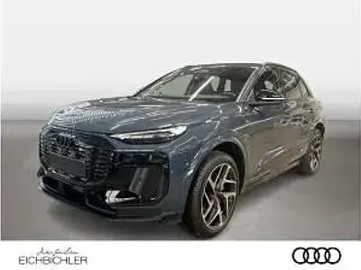 Neu Audi e-tron 225 kW (306 PS) 2026 Blau (plasmablau) SUV