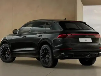 Neu Audi Q8 S-Line 286 PS (210 kW) 2026 Mythosschwarz metallic mythosschwarz metallic SUV