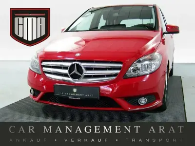 Gebraucht Mercedes B180 122 PS (89 kW) 2013 Rot Van / Kleinbus