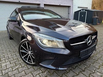 Gebraucht Mercedes CLA220 Night 177 PS (130 kW) 2015 Violet Limousine