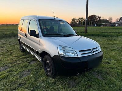Gebraucht Citroën Berlingo 75 PS (55 kW) 2005 Silber Van / Kleinbus