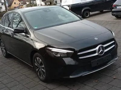 Second-hand Mercedes B200 163 CP (119 kW) 2019 Negru Monovolum