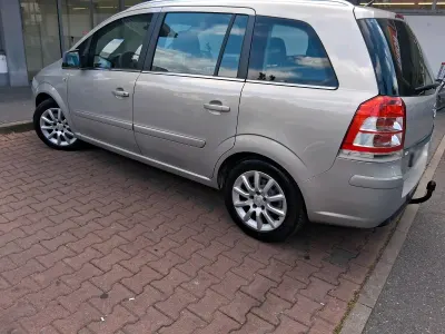 Gebraucht Opel Zafira 125 PS (91 kW) 2009 Grau Van / Kleinbus