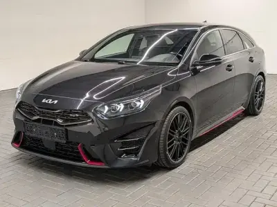 Gebraucht Kia ProCeed GT GT 204 PS (150 kW) 2022 Zilinaschwarzmet. Kleinwagen