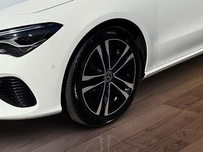 Gebraucht Mercedes CLA180 Shooting Brake Night 136 PS (100 kW) 2024 Weiß Kombi