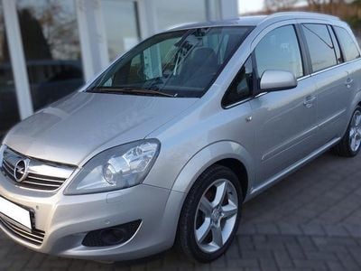 Silber Gebraucht 2011 Opel Zafira Innovation Van / Kleinbus | 6.750 € (Etwas zu teuer)