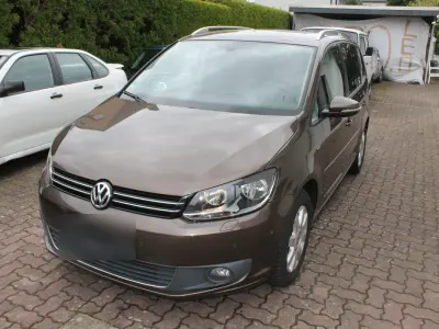 Gebraucht VW Touran Cup 105 PS (77 kW) 2015 Braun Van / Kleinbus