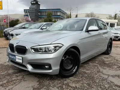 Gebraucht BMW 118 Advantage 150 PS (110 kW) 2019 Glaciersilber metallic Limousine