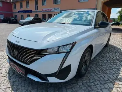 Gebraucht Peugeot 308 Allure 131 PS (96 kW) 2024 Weiß Limousine