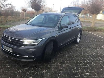 Grau Gebraucht 2021 VW Tiguan United SUV | 26.499 € (Guter Preis)