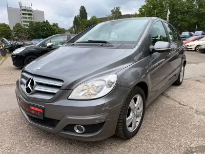 Gebraucht Mercedes B180 109 PS (80 kW) 2009 Grau Van / Kleinbus