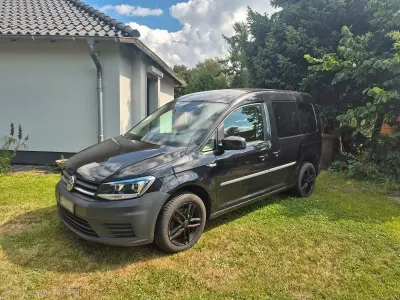 Gebraucht VW Caddy 102 PS (75 kW) 2019 Schwarz Van / Kleinbus