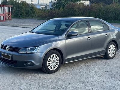 Grau Gebraucht 2012 VW Jetta Limousine | 3.600 € (Superpreis)