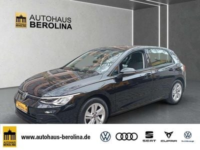 Second-hand VW Golf VIII Life 150 CP (110 kW) 2022 Negru Berlinǎ