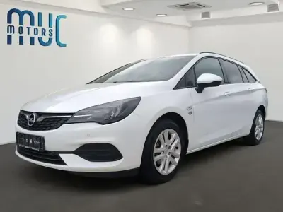 Używany Opel Astra Edition 131 KM (96 kW) 2019 Biały Kombi