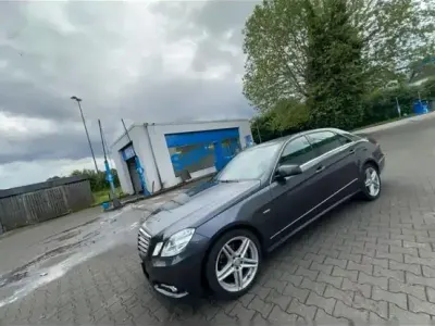 Gebraucht Mercedes E200 186 PS (136 kW) 2010 Silber Limousine