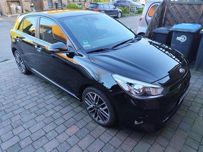 Second-hand Kia Rio GT-Line 120 CP (88 kW) 2021 Negru Hatchback