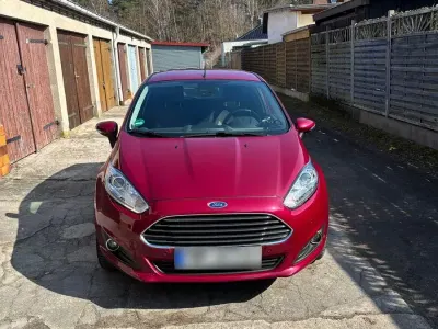 Used Ford Fiesta SYNC Edition 95 HP (69 kW) 2014 Red Hatchback