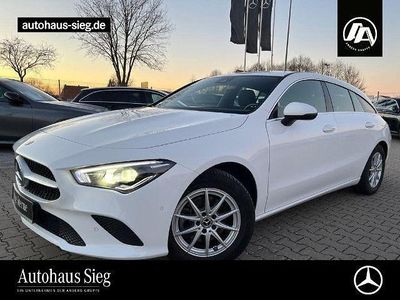 Weiß Gebraucht 2022 Mercedes CLA180 Shooting Brake Kombi | 29.540 €