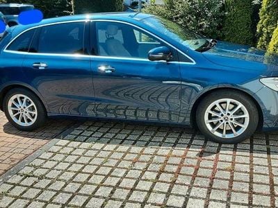 Mercedes B220