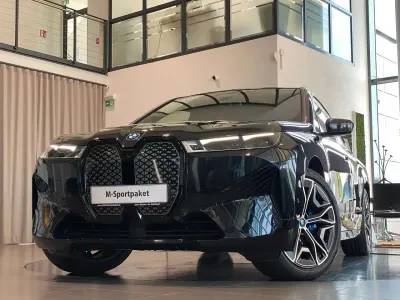 Gebraucht BMW iX Sport Line 239 kW (326 PS) 2022 Schwarz SUV