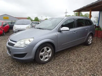 Używany Opel Astra Edition 116 KM (85 kW) 2008 Srebrny Kombi