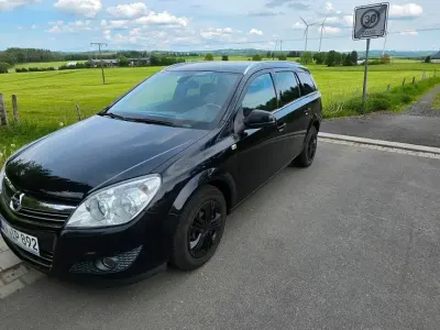 Usata Opel Astra 90 CV (66 kW) 2009 Nero Station wagon