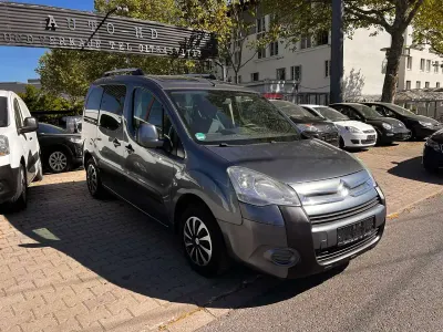 Gebraucht Citroën Berlingo 90 PS (66 kW) 2011 Eisengrau/mit schutz metallic Van / Kleinbus