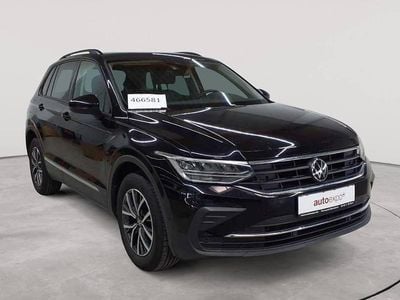 Gebraucht VW Tiguan Life 150 PS (110 kW) 2023 Deep black perleffekt SUV