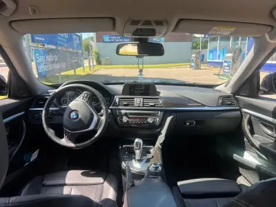 Gebraucht BMW 318 Sport Line 143 PS (105 kW) 2015 Blau Limousine