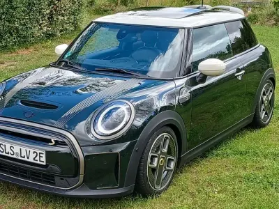 Gebraucht Mini Cooper SE Resolute Edition 135 kW (184 PS) 2023 Grün Kleinwagen