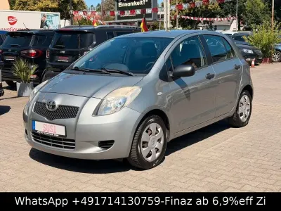 Gebraucht Toyota Yaris Cool 69 PS (50 kW) 2007 Silber Kleinwagen