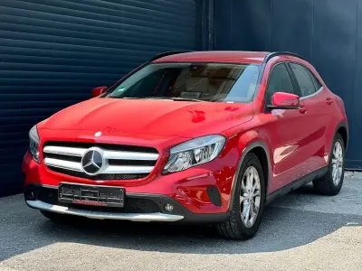 Gebraucht Mercedes GLA200 Style 156 PS (114 kW) 2016 Rot SUV