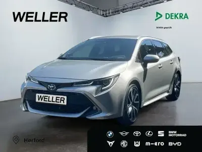 Gebraucht Toyota Corolla Lounge 184 PS (135 kW) 2022 Precious silver (silber) Kombi
