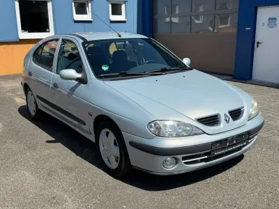 Gebraucht Renault Mégane 107 PS (78 kW) 2000 Grau Limousine